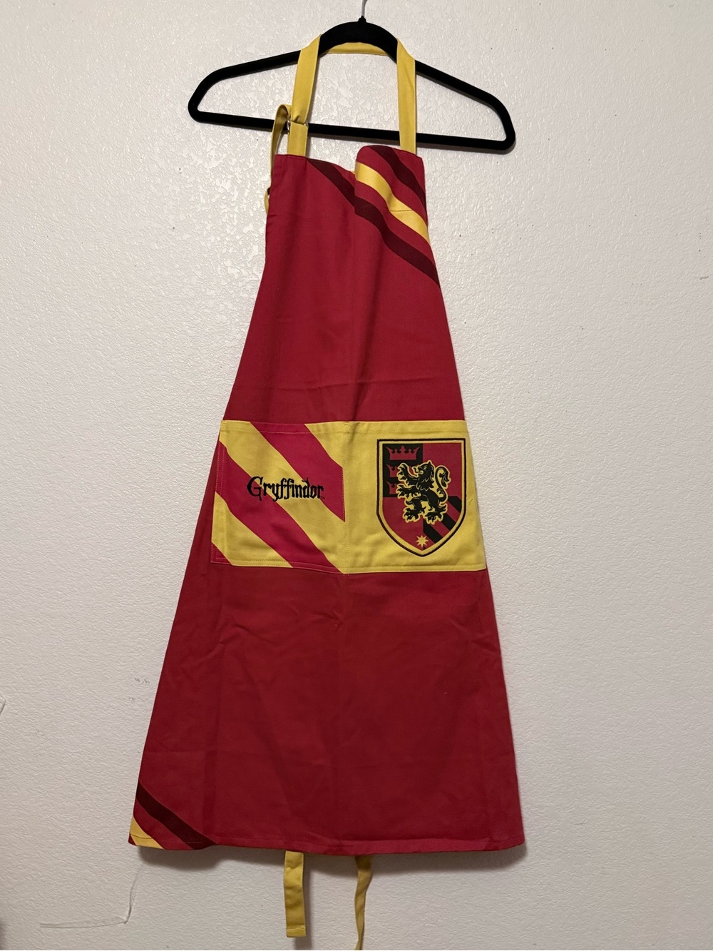 Harry Potter  Gryffindor Red and Yellow Apron 0255